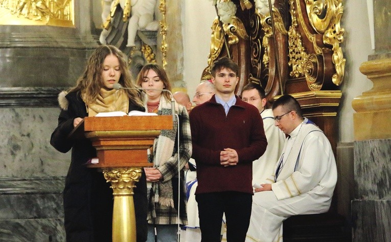 Jasna Góra - czuwanie maturzystów