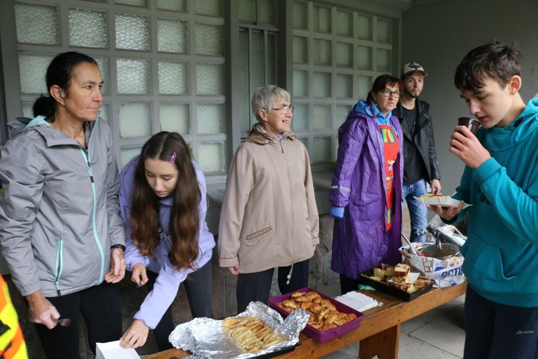 Pielgrzymka na Jasną Górę. Pierwszy dzień cz. 1