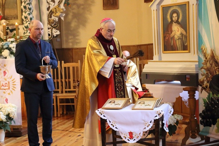 Słonecznik - poświęcenie kościoła