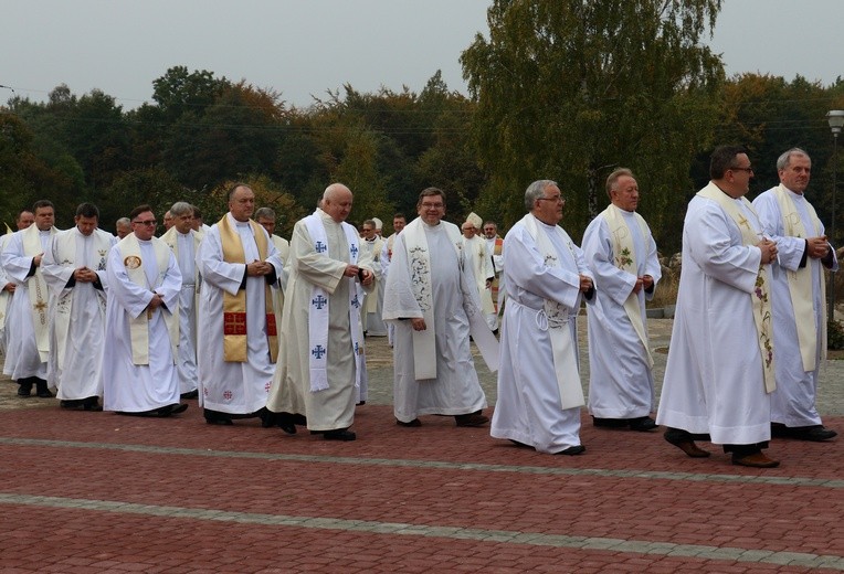 Poświęcenie kościoła Matki Bożej Fatimskiej i św. Jana Pawła II 