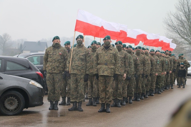 Strzelcy w hołdzie powstańcom styczniowym