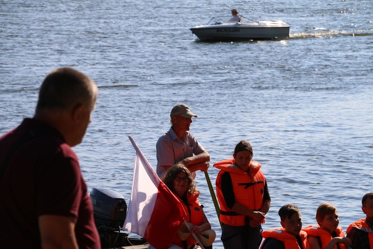 Czerwińsk n. Wisłą. Różaniec z bp. Piotrem Liberą