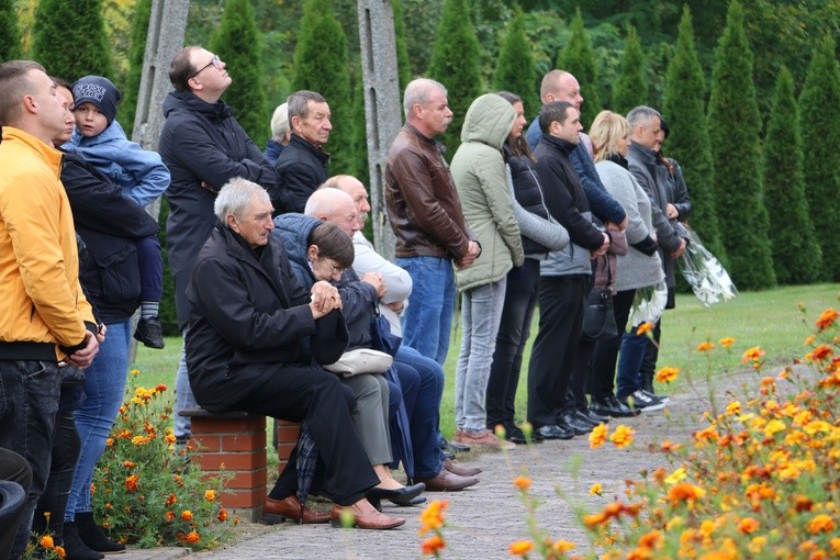 Stara Wrona. Uroczystości pogrzebowe ks. kan. Wawrzyńca Ulanowskiego