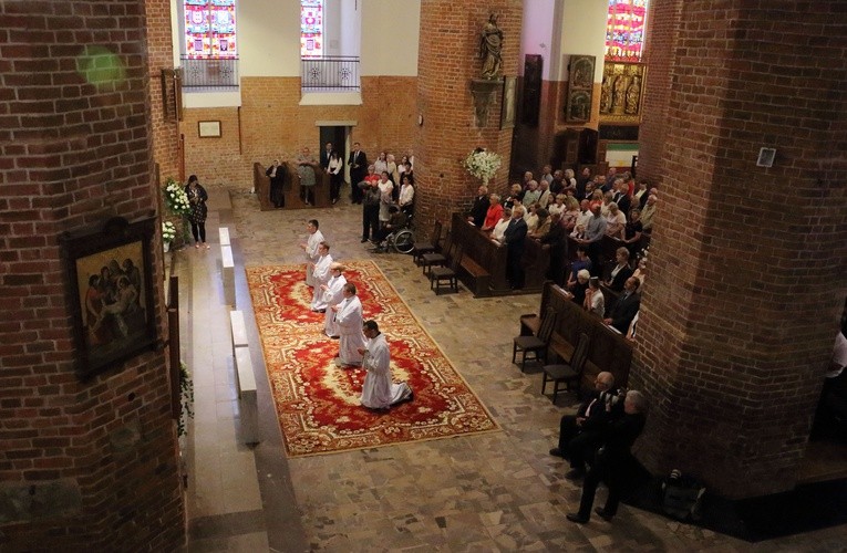 Święcenia diakonatu