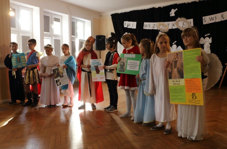Bal Wszystkich Świętych u pijarów w Elblągu