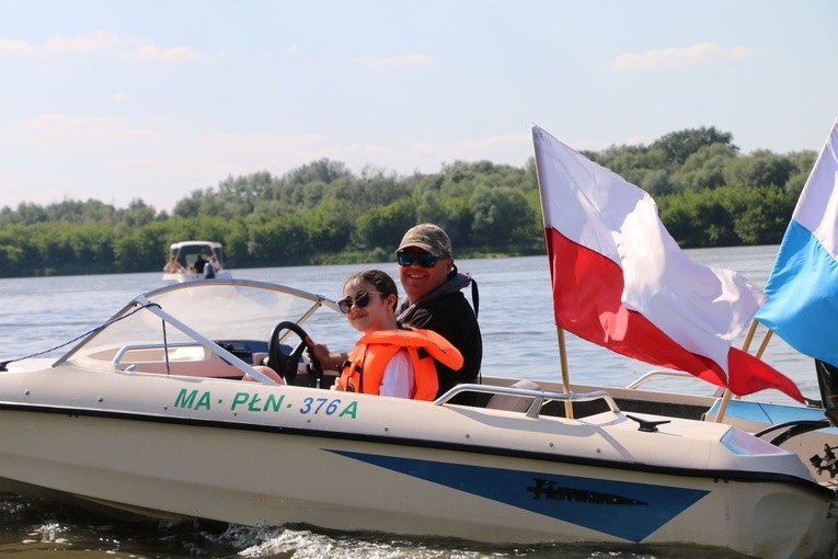 Czerwińsk n. Wisłą. Różaniec z bp. Piotrem Liberą
