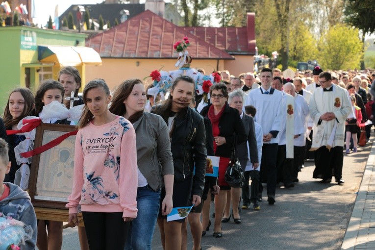 Ruże. Nawiedzenie w parafii świętych Apostołów Piotra i Pawła