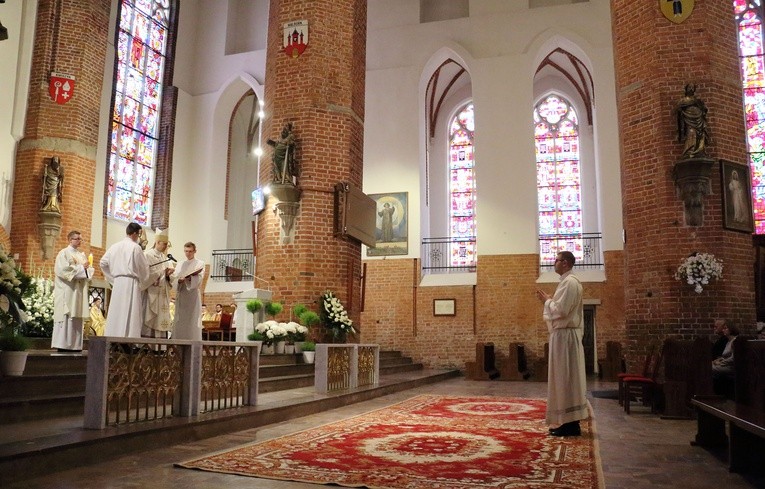 Święcenia diakonatu