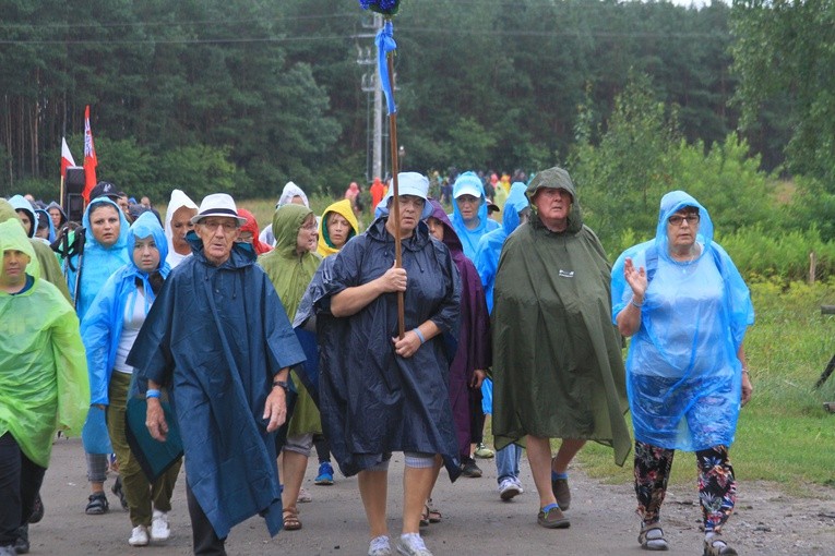 Pielgrzymka. Pątnicy w Sendeniu