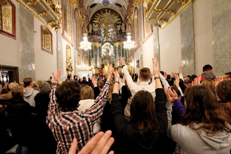 Jasna Góra - czuwanie maturzystów