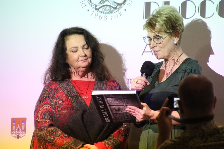 Płock. Anna Dymna w Książnicy