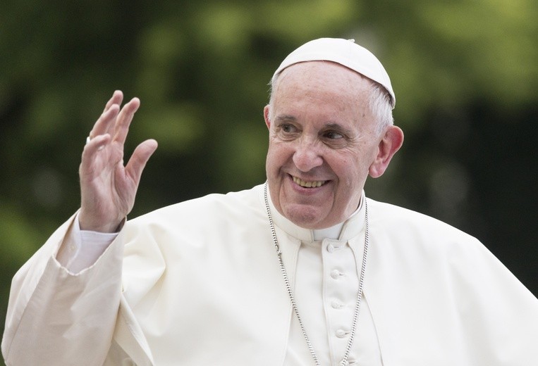"Drogi Papieżu Franciszku, nazywam się Andrea i mam dwa pytania"