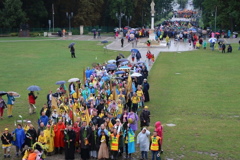 Pielgrzymka 2019. Wejście na Jasną Górę - część I