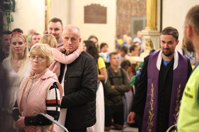 Pielgrzymka. W kaplicy Matki Bożej