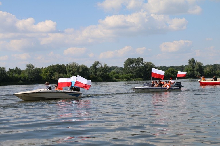 Czerwińsk n. Wisłą. Różaniec z bp. Piotrem Liberą