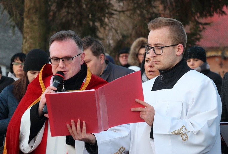 Jegłownik - Droga Krzyżowa ulicami miejscowości