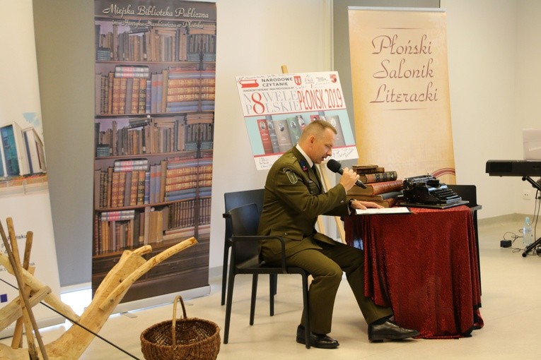 Płońsk. Narodowe Czytanie w MCK