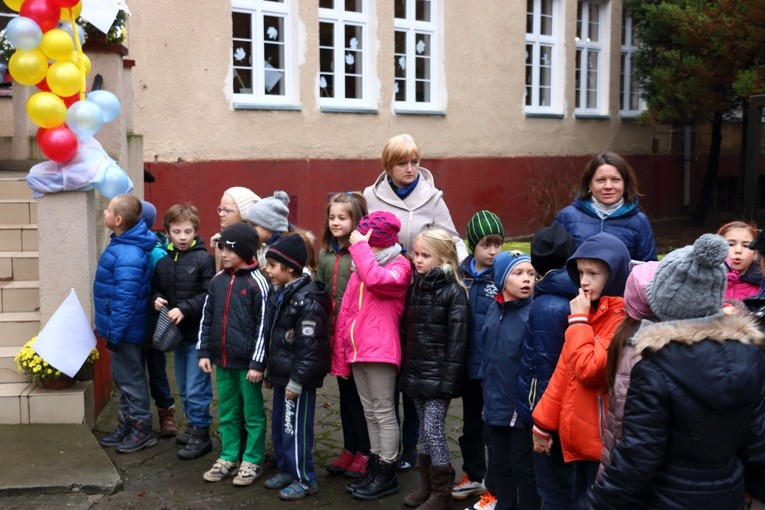 Symbole ŚDM - Zespół Szkół Pijarskich w Elblągu