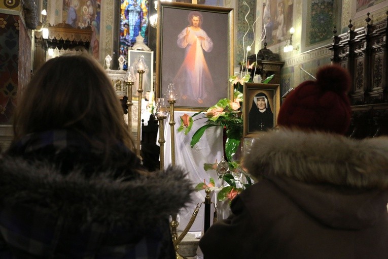22 lutego - Pielgrzymi w katedrze płockiej cz. 1