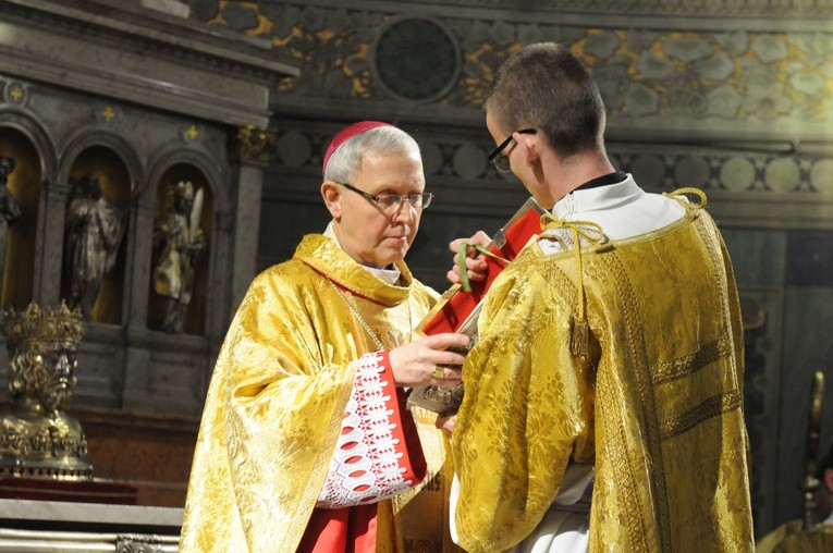 Święcenia biskupie w Płocku - cz. 1