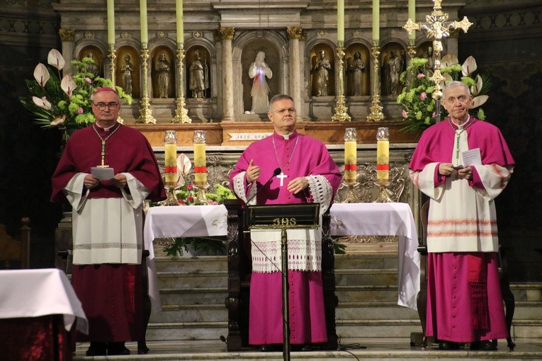 Płock. Kanoniczne objęcie diecezji przez bp. Szymona Stułkowskiego. Cz. 1