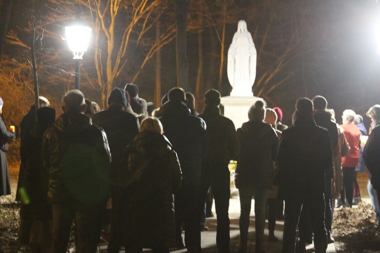 Płock. Różaniec za Ukrainę