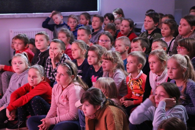 Ciechanów. Spektakl "Arka wszystkich świętych"
