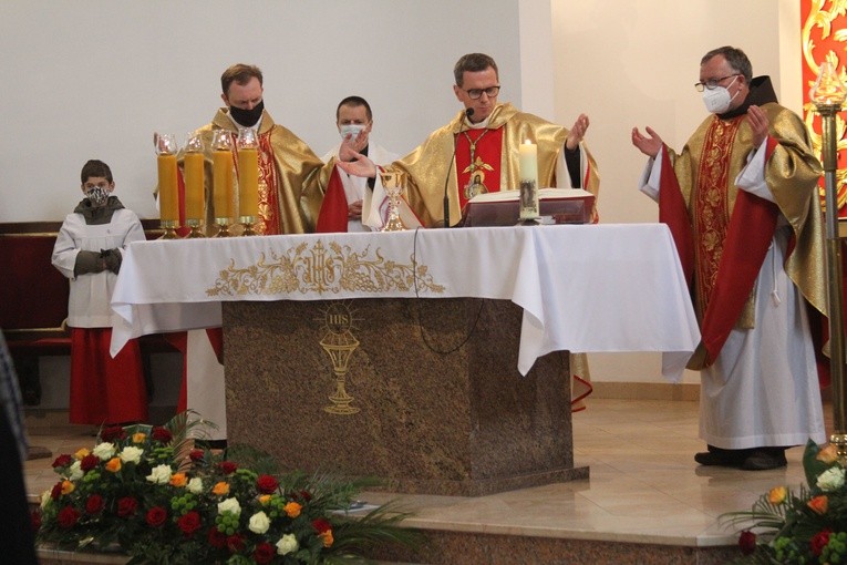 Skępe. Jubileusz parafii i konsekracja ołtarza