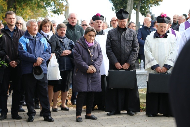 Lekowo. Pogrzeb ks. Tadeusza Janowskiego