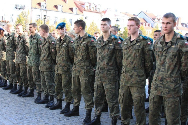 Ślubowanie w szkołach PUL w Płocku