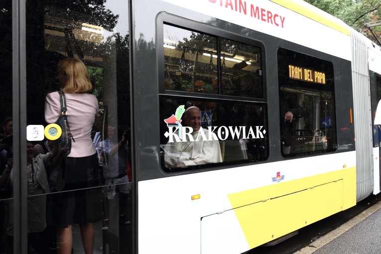 Papież Franciszek w tramwaju