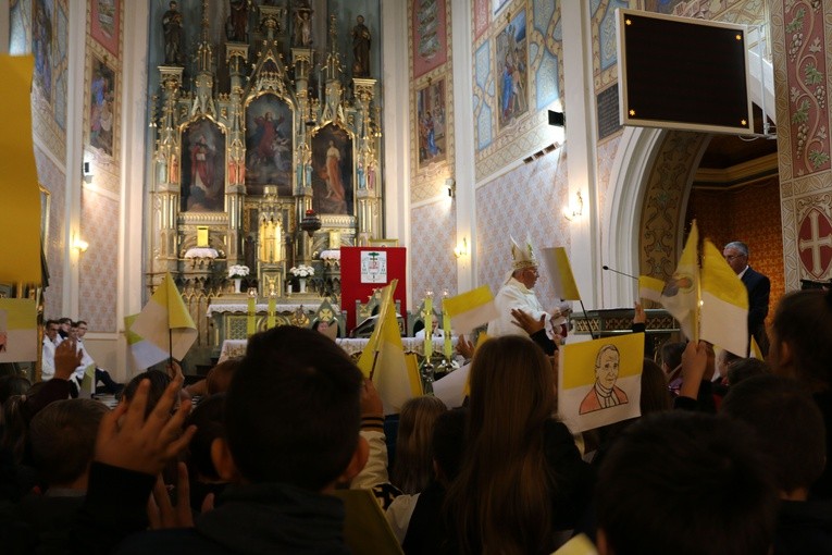 Raciąż. Wprowadzenie relikwii Jana Pawła II 
