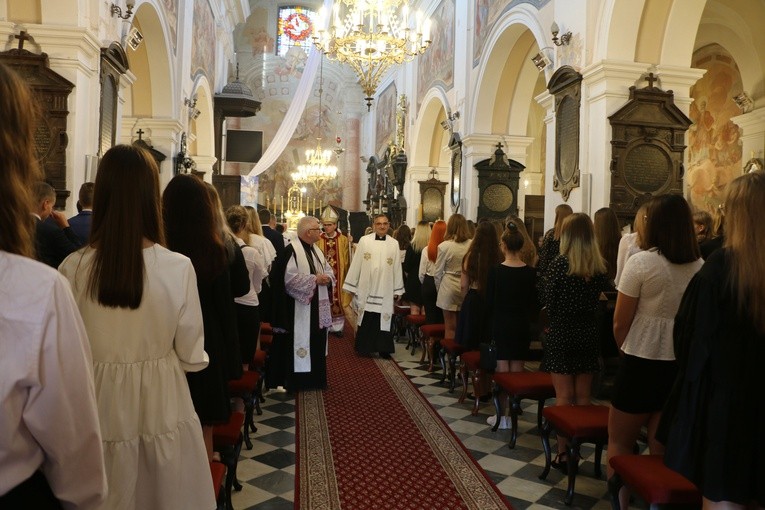Krasne. Poświęcenie odnowionego ołtarza