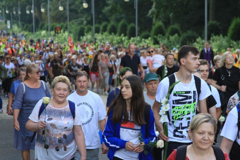 Pielgrzymka na Jasną Górę. Wejście na szczyt