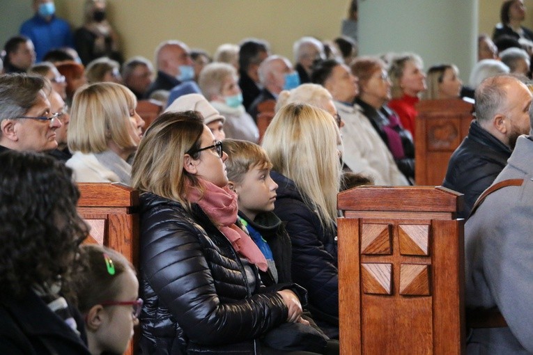 Ciechanów. Uroczystości w parafii MB Fatimskiej