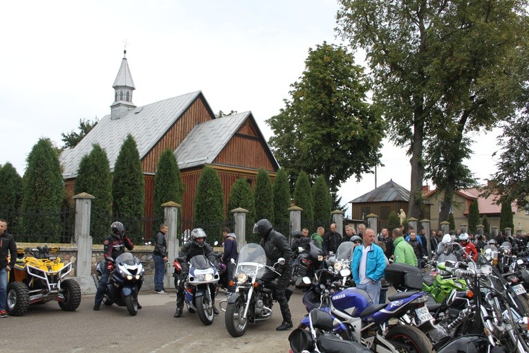 Zakończenie sezonu motocyklowego w Niechłoninie