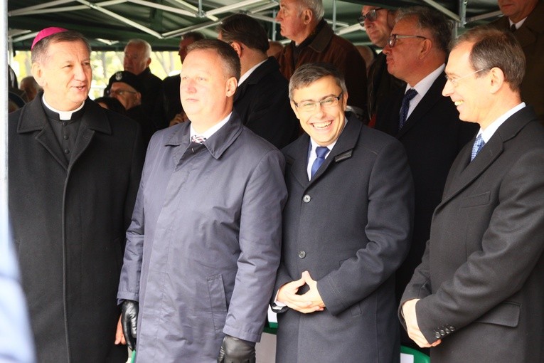 Odsłonięcie obelisku gliwickich cichociemnych