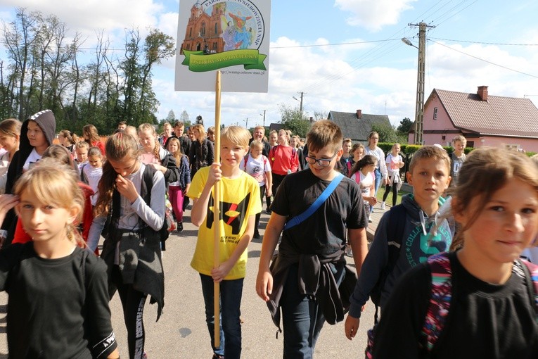 Rostkowo. Pielgrzymka dzieci (część I)