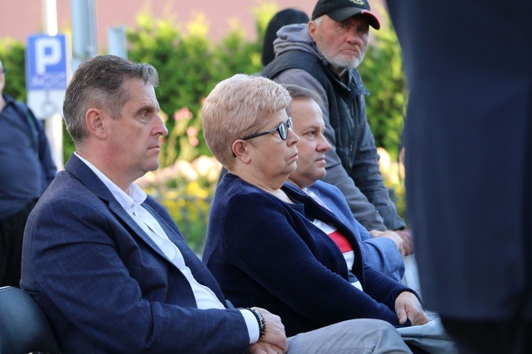 Ciechanów. Wystawa fotografii z pożegnania Prymasa Tysiąclecia