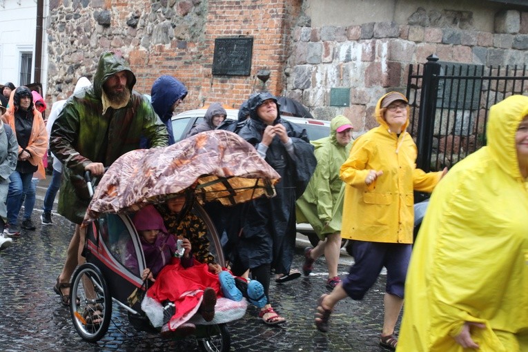 Pielgrzymka na Jasną Górę. Wyjście z Płocka cz.1