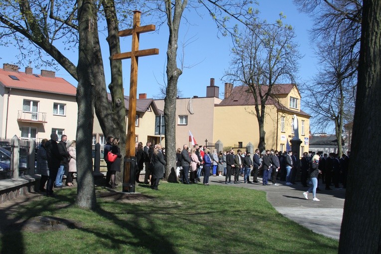 Maków Mazowiecki. Poświęcenie krzyża morowego