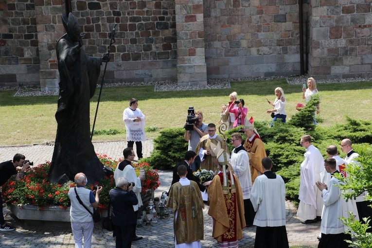 Płock. Obchody 100. rocznicy chrztu św. Jana Pawła II