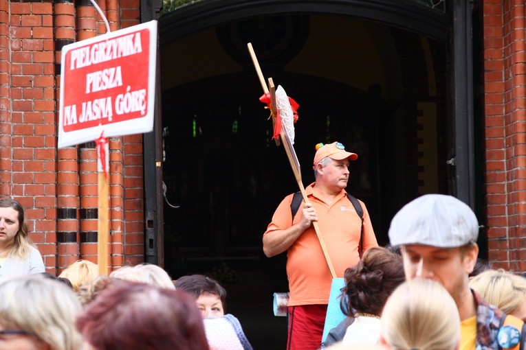 Pielgrzymka na Jasną Górę - wyjście z katedry