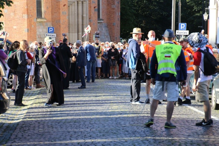 Pielgrzymka z Płocka na Jasną Górę. Cz. 2.