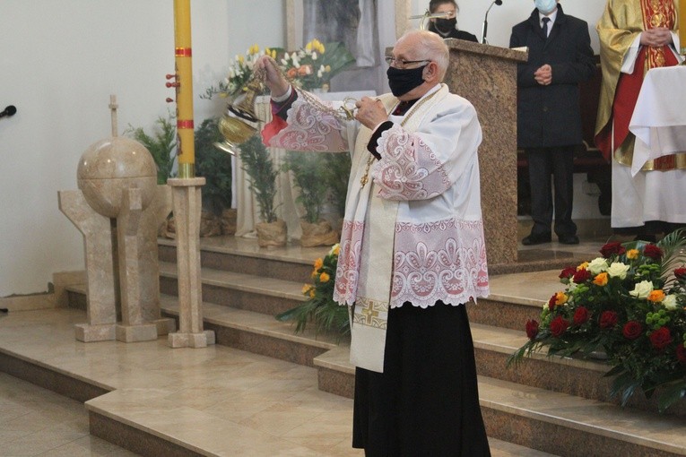 Skępe. Jubileusz parafii i konsekracja ołtarza