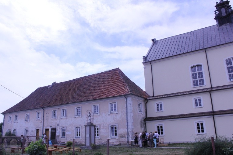 Zespół poklasztorny w Ratowie