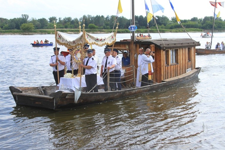 Wiślana procesja eucharystyczna. Cz. 2