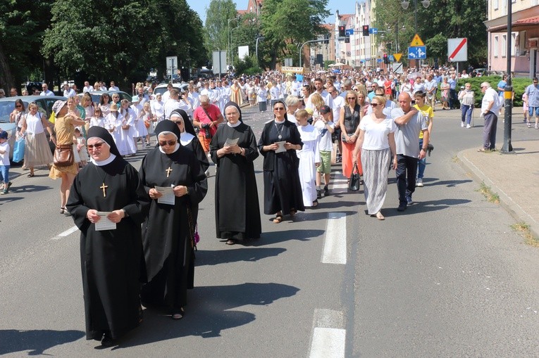 Boże Ciało 2023 - centralna procesja w Elblągu