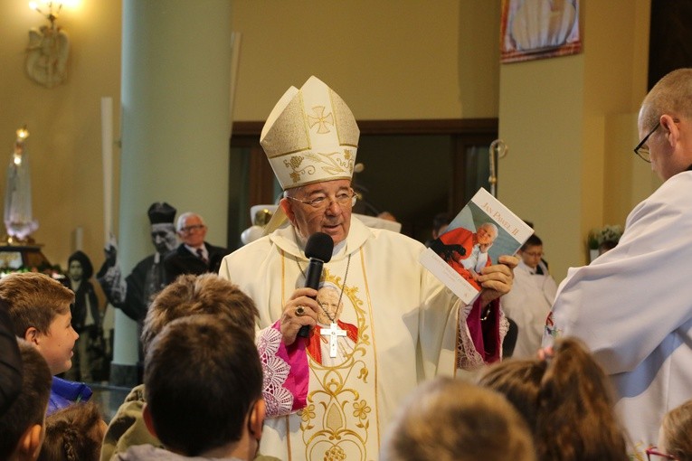 Ciechanów. Uroczystości w parafii MB Fatimskiej