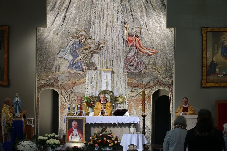 Mława. Poświęcenie pomnika Dzieci Nienarodzonych
